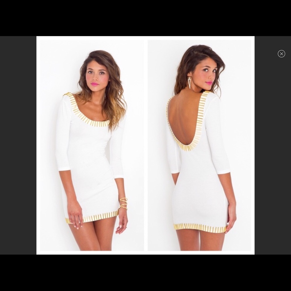 Beautiful white dress💜💜